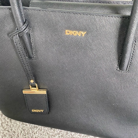 DKNY Saffiano City Zip Tote bag Blace - Picture 6 of 10
